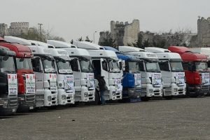Suriye'ye 2 ayda 817 yardım tırı