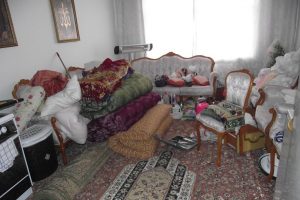 Hırsızlar gurbet&ccedil;inin evini dağıttı