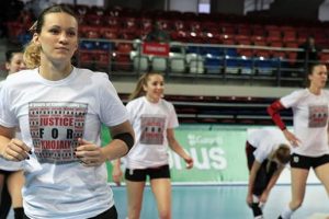 Voleybolcu kızlardan Hocalı protestosu