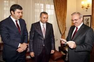 Vali Karaloğlu'nu duygulandıran mektup