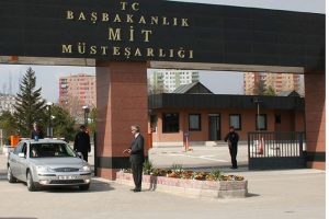 MİT'in parlamento denetimine Anayasa engeli
