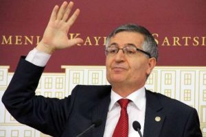 Yeni&ccedil;eri'den dinleme a&ccedil;ıklaması