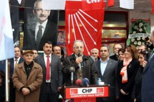 Murat Karayal&ccedil;ın, Bursa'da se&ccedil;im b&uuml;rosu a&ccedil;ılışına katıldı