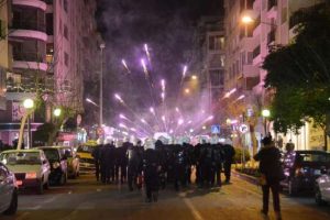 İzmir karıştı: 22 g&ouml;zaltı