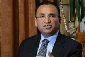 Bakanlığı, Bakan ile ters d&uuml;şt&uuml;
