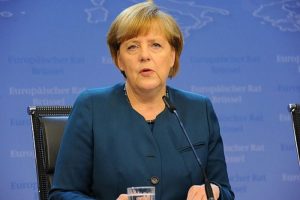 Merkel İngilizler'den Ukrayna'ya destek istedi