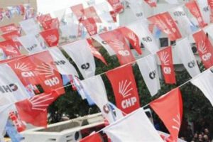 CHP'den 'afiş sans&uuml;r&uuml;' iddiasına su&ccedil; duyurusu