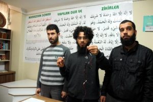 Kur'an okutulan salonda 'b&ouml;cek' iddiası