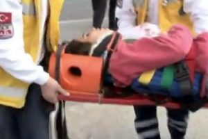 İki otomobil &ccedil;arpıştı: 5 yaralı
