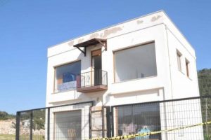 Makine teknisyeni villasında &ouml;l&uuml; bulundu