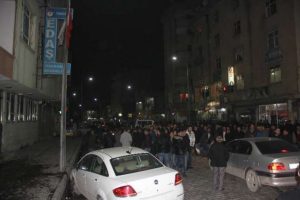Elektrik kesintisine taşlı ptotesto