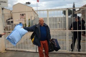 Sevan Nişanyan'a s&uuml;rg&uuml;n