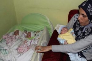Kız bebek beklerken &uuml;&ccedil;&uuml;z erkekleri oldu