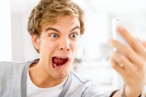 Selfie poz sa&ccedil; bitinin yayılmasına neden oluyor