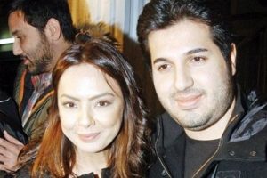 Ebru G&uuml;ndeş eşini yalnız bırakmadı