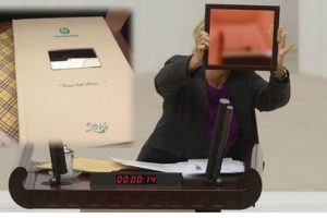 CHP'li Melda Onur'a ajandalı cevap