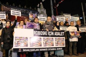 Galatasaray'da Uludere ve 28 Şubat protestosu