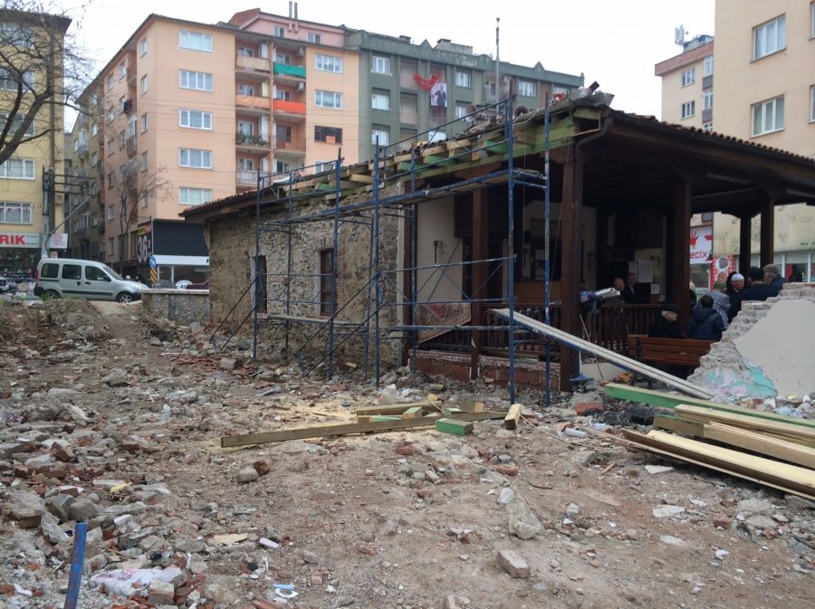 &Ccedil;ukur Mescit'in yanındaki 3 bina kamulaştırıldı
