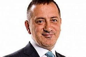 'Or...pular sizden daha namuslu!'