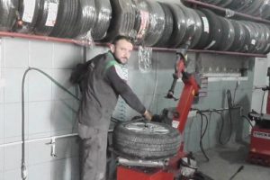 Olmayan kış, lastik&ccedil;ilere darbe vurdu