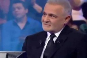 Kenan Işık g&ouml;zyaşlarını tutamadı