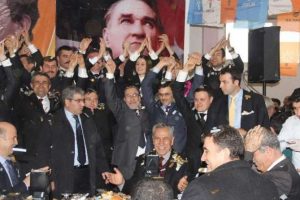 Arın&ccedil;, ''Karab&uuml;k fıkrası'' ile oy istedi