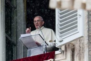 Papa Francesco yanlışlıkla k&uuml;f&uuml;r etti