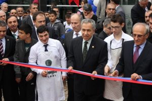 T&uuml;rkiye'nin 2. "&Ouml;zel Eğitim ve Mesleki Eğitim Merkezi" a&ccedil;ıldı