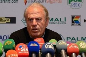 Mustafa Denizli'nin takımında skandal!
