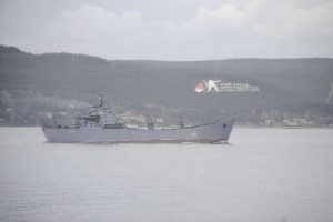 Rus savaş gemileri &Ccedil;anakkale'den ge&ccedil;ti