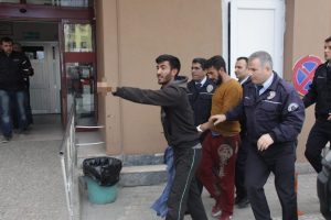 Askerden izne geldi, hırsızlıktan yakalandı!