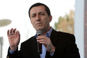 "Bir an &ouml;nce girmiş oldukları yanlış yoldan d&ouml;nmeliler"