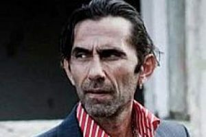 Peker A&ccedil;ıkalın kalp krizi ge&ccedil;irdi!