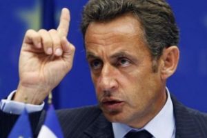 Sarkozy'nin gizli konuşmaları patladı
