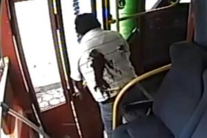 Otob&uuml;ste vahşice &ouml;ld&uuml;rd&uuml;ler