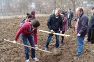 Bursa'da kızılcık yetiştiriciliği kursuna yoğun ilgi