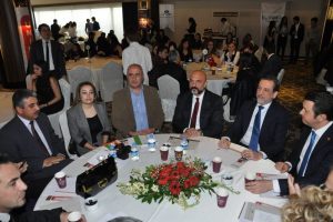 Pala &uuml;niversiteli gen&ccedil;lerle buluştu