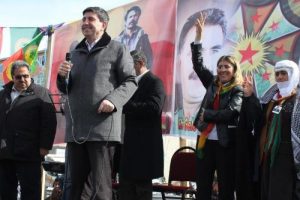 Başbakan &ccedil;izgi filmlerden fazla &ccedil;ıkıyor televizyonlarda