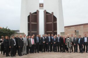 Uysal'dan Bayar'ın mezarına ziyaret