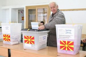 Makedonya'da erken genel se&ccedil;ime gidiliyor