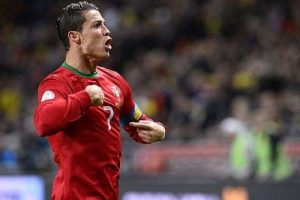 Ronaldo gol&uuml; attı, tarihe ge&ccedil;ti!