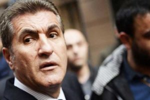 AK Parti se&ccedil;im b&uuml;rosunu ziyaret etti