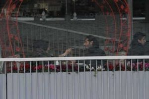 Nişanlısı Hamit Altıntop'u elleriyle besledi