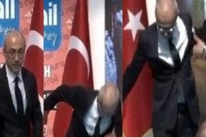 Bakan L&uuml;tfi Elvan'ın zor anları!