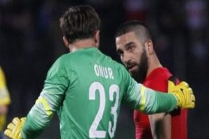 Arda Turan'dan Onur Kıvrak a&ccedil;ıklaması
