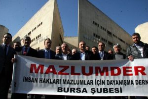 Hukuka aykırı dinlemelere Bursa'dan kitlesel su&ccedil; duyurusu