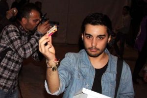 Kadınlar G&uuml;n&uuml; y&uuml;r&uuml;y&uuml;ş&uuml;nde bunu dağıttılar !