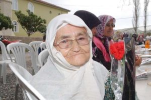 102'lik nineden şaşırtan "dayak" a&ccedil;ıklaması