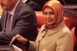"Kadına şiddetin &ouml;nlenmesi i&ccedil;in medyaya da g&ouml;rev d&uuml;ş&uuml;yor"