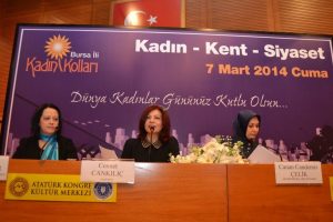 AK Parti'den "kadın-kent-siyaset" paneli
